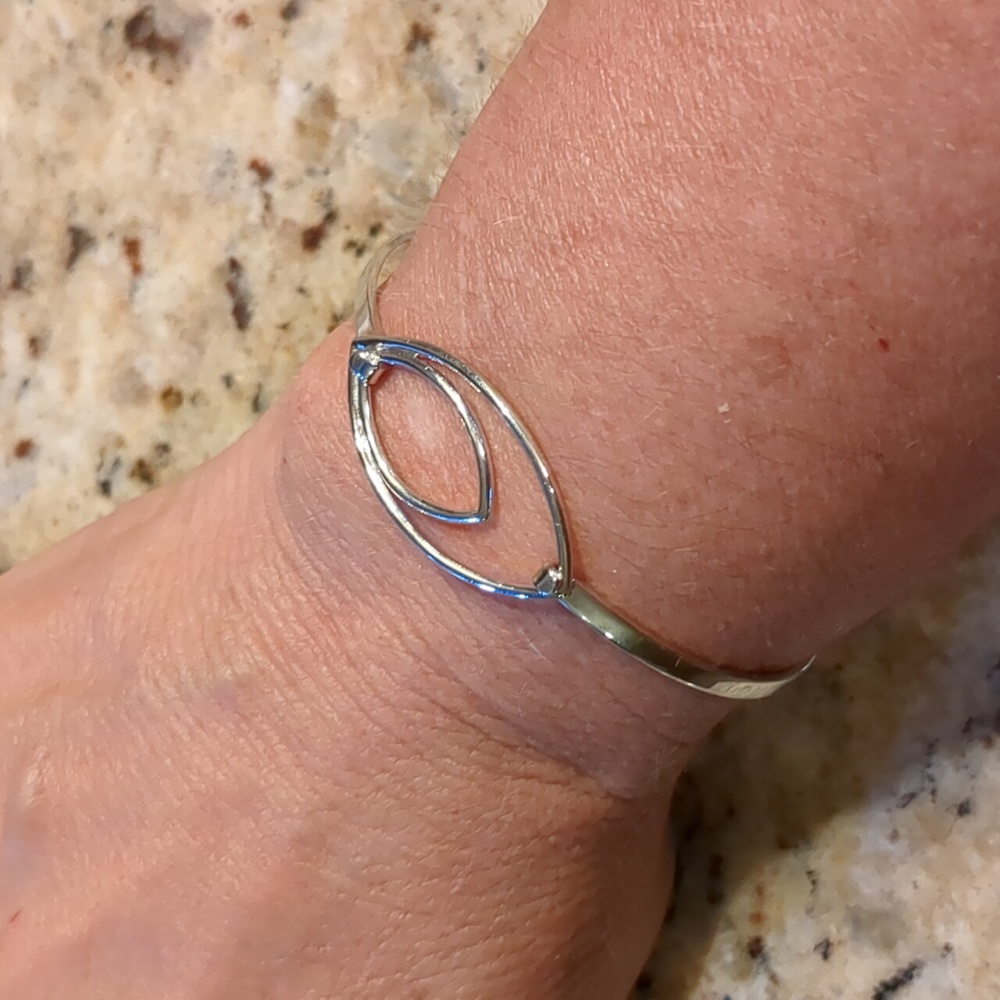 .925 Sterling Split Bangle Eye Bracelet - image 3